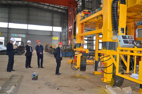 中鐵五局物資設備部領導赴電務城通公司三環機械廠考察調研