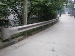克孜勒蘇道路安全守護(hù)者 錦澤防撞護(hù)欄板的標(biāo)準(zhǔn)應(yīng)用與價(jià)值