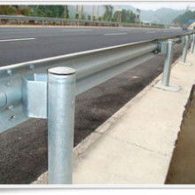  河北省安平縣恒森網(wǎng)欄制品廠 主營(yíng) 高速公路護(hù)欄 鐵路護(hù)