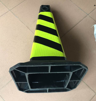 深圳橡膠方錐反光路錐4公斤加重款 車壓不壞的交通設(shè)施標(biāo)桿